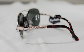 雷朋眼镜最贵的多少钱，雷朋眼镜最贵的多少钱？