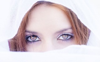 美瞳什么季节戴好，美瞳什么季节戴好一点