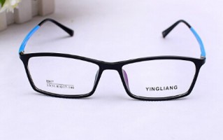 定制隐形眼镜多少钱日抛，定制隐形眼镜多少钱